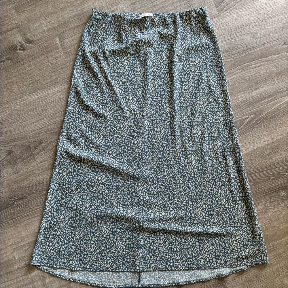BE COOL | Blue Floral Midi Skirt